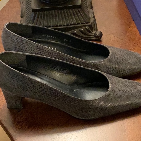 Stuart Weitzman Gray Matrix Napa - Picture 2 of 8